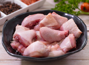 Chicken curry cut (with skin)